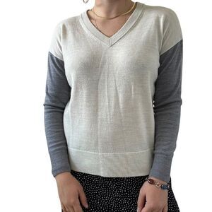 Icebreaker Womens 100% Wool Minimalist V Neck Sweater Baselayer XS